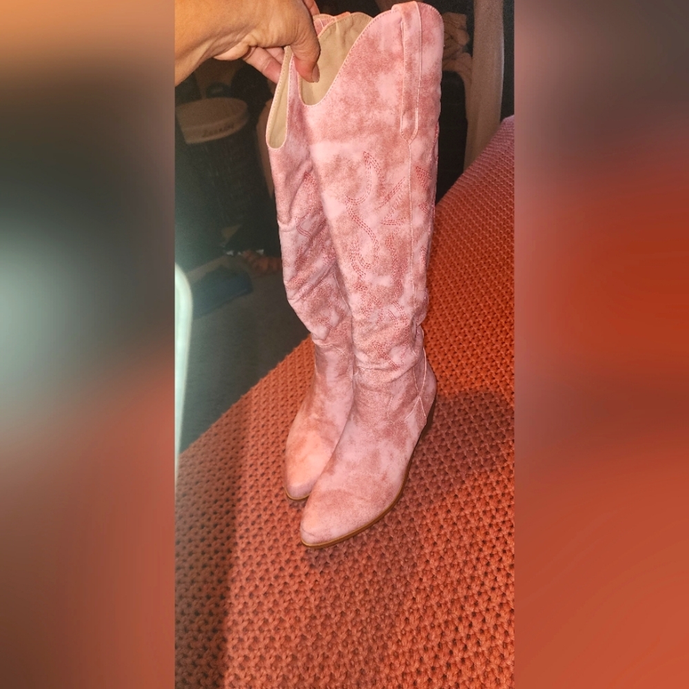 Blush Pink cowboy boots.